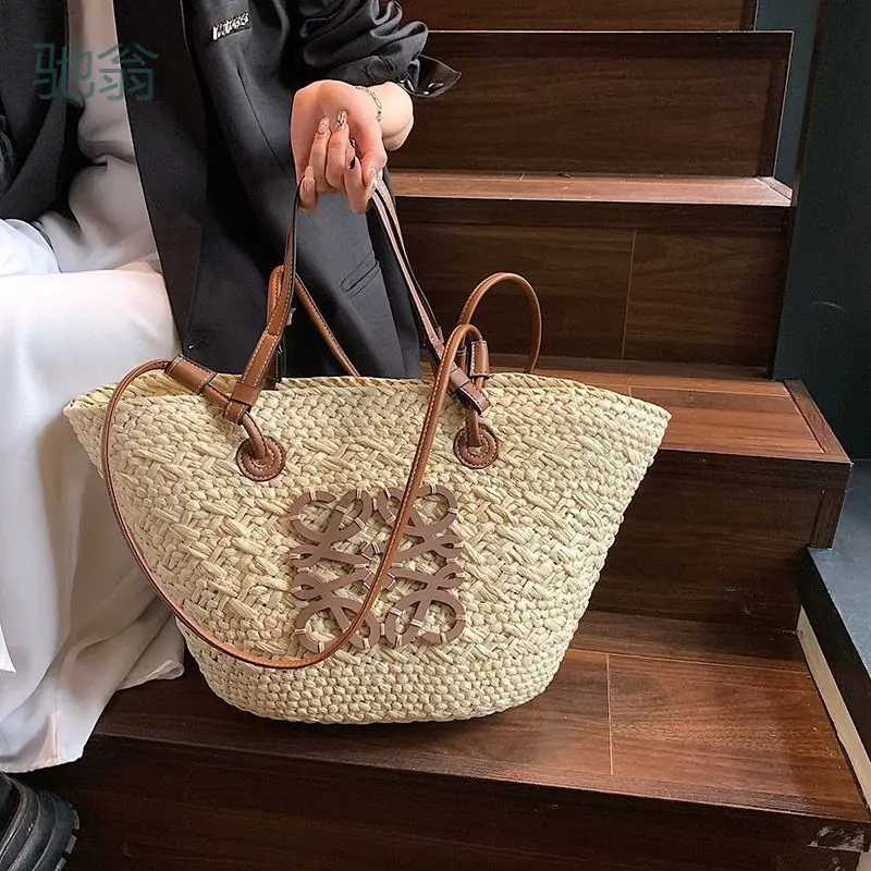 ify light luxury French Luojia big tote straw woven bag vacation style pastoral style bag high value design simple