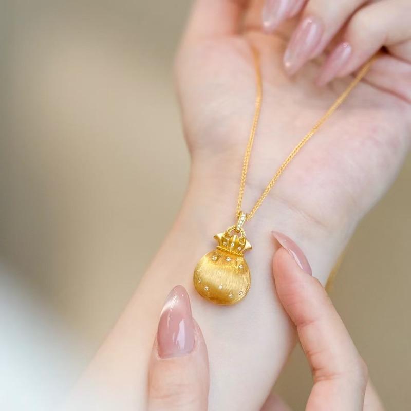 Product Introduction of 1pc Chinese Style 14K Golden Plated Alloy Drawstring Bag Pendant Necklace with Artificial Crystal Accents for Women - Autumn Daily Wear, Mardi Gras Day Gift for Wealth and Prosperity, Carnival/Mardi Gras/Masquerade 0