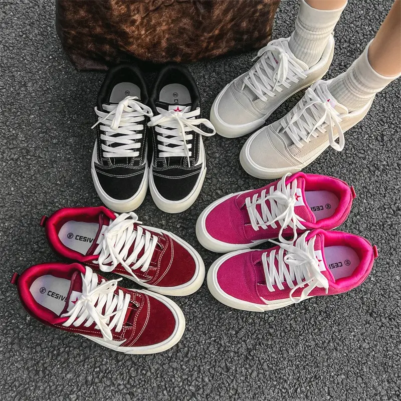 Giày sneaker nam nữ kiểu dáng cá tính chất liệu da lộn dày dặn 0
