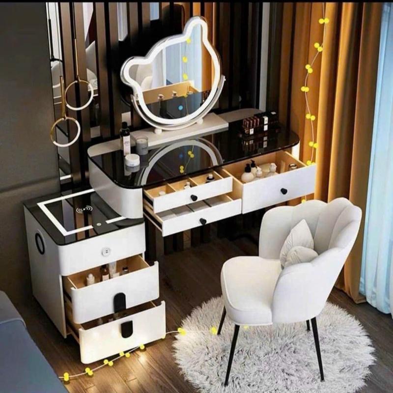 Bàn trang điểm thông minh màu Trắng, tích hợp loa nghe nhạc blutus, sạc không dây, đèn Led cảm ứng 3 màu tặng kèm ghế bàn _