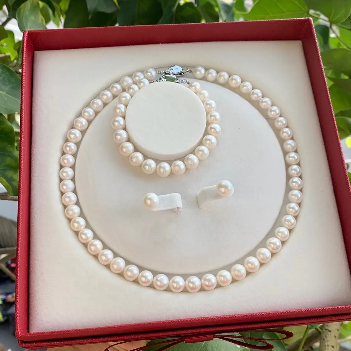 Bộ vòng ngọc trai 9ly gần tròn bóng cao có vết tỳ tự nhiên - bông tai nụ dạng bán cầu, làm quà tặng ý nghĩa cho người thân/đối tác/khách hàng