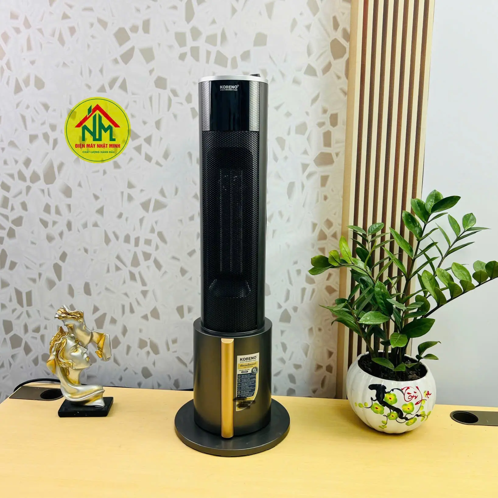 Máy sưởi gốm kết hợp phun sương, sưởi, sưởi gốm Koreno KN 556, có điều khiển công suất 2200W, bảo hành 12 tháng
