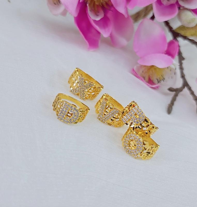 [NKT chữ vàng] Nhẫn đai kim tiền đôi mặt chữ cái đính full đá hút may mắn tài lộc