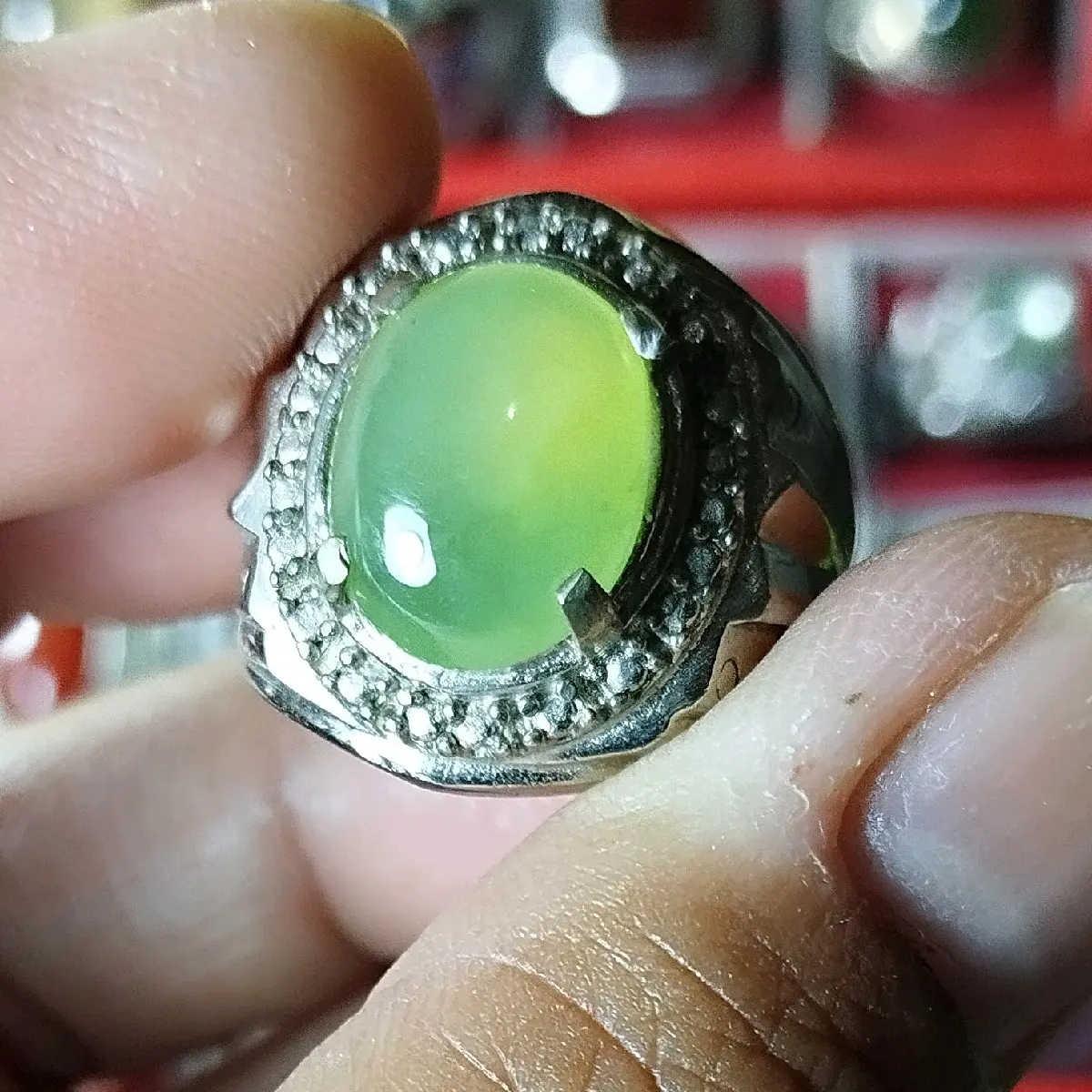 Cincin akik anggur pucuk pisang