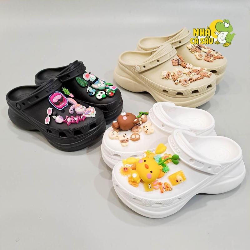 Dép  classic bae clogs high 8cm tặng kèm 10 jibbitz charm sticker 3D, dép sục  đế cao bae bánh mỳ nam nữ màu trắng kem đi mưa được Nhà Cá Sấu