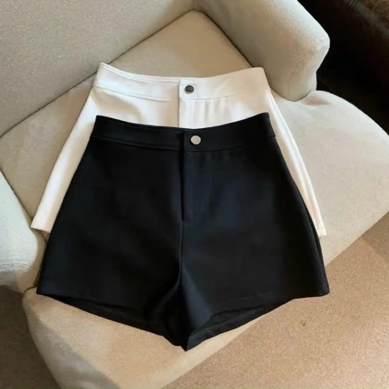 Quần short nữ lưng cao chất umi cao cấp khoá trước 2 túi sau dáng ngắn siêu Hot