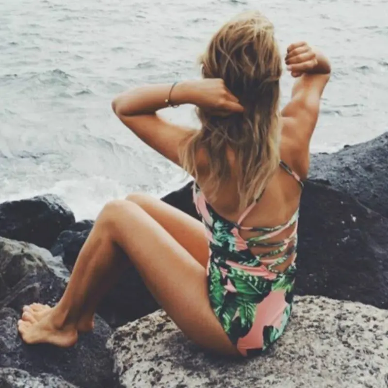 Europe, America, Amazon's new sexy straps, high-end tie-dye fashion halter women's bikini swimsuit women's bikini seaside hot spring vacation