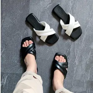 Sandal Cewek Lucia Terbaru 2022 Kekinian Viral Ori - Sendal Wanita Murah Bayar di Tempat