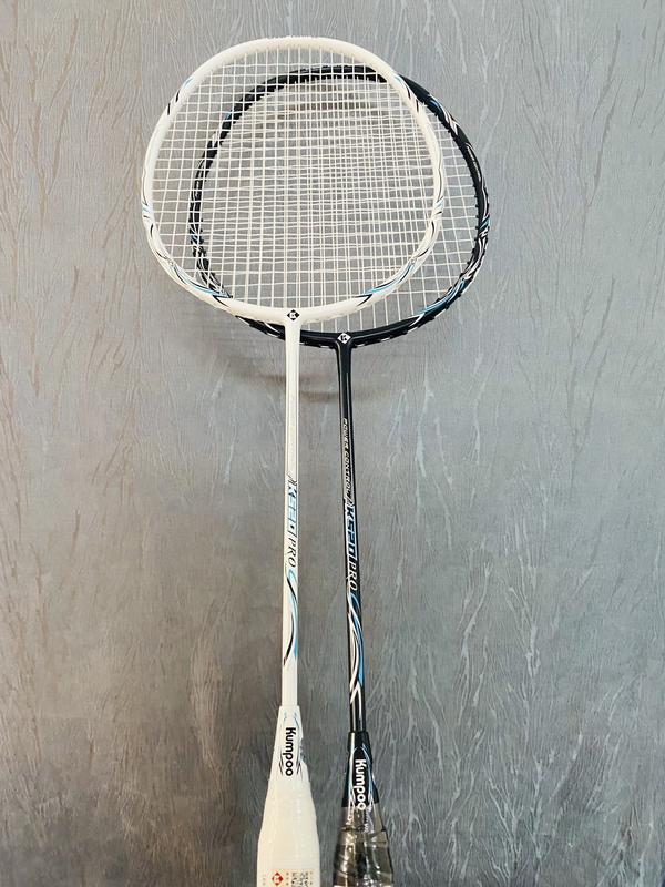 1 Vợt cầu lông KUMPOO K520 PRO,PC99,K520S chính hãng,Căng dây sẵn tặng kèm Cước Căng sẵn 11kg+1 Quấn cán +1 bao vợt đơn. Sport Cán Vợt Carbon kumpoo pcr89 vợt