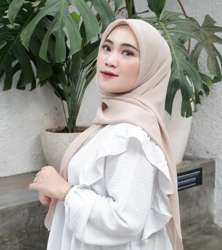 Hanhan Hijab - (100K Get 5) Bella Square Premium Jahit Tepi (Segiempat Bella Premium Jahit Tepi) 4