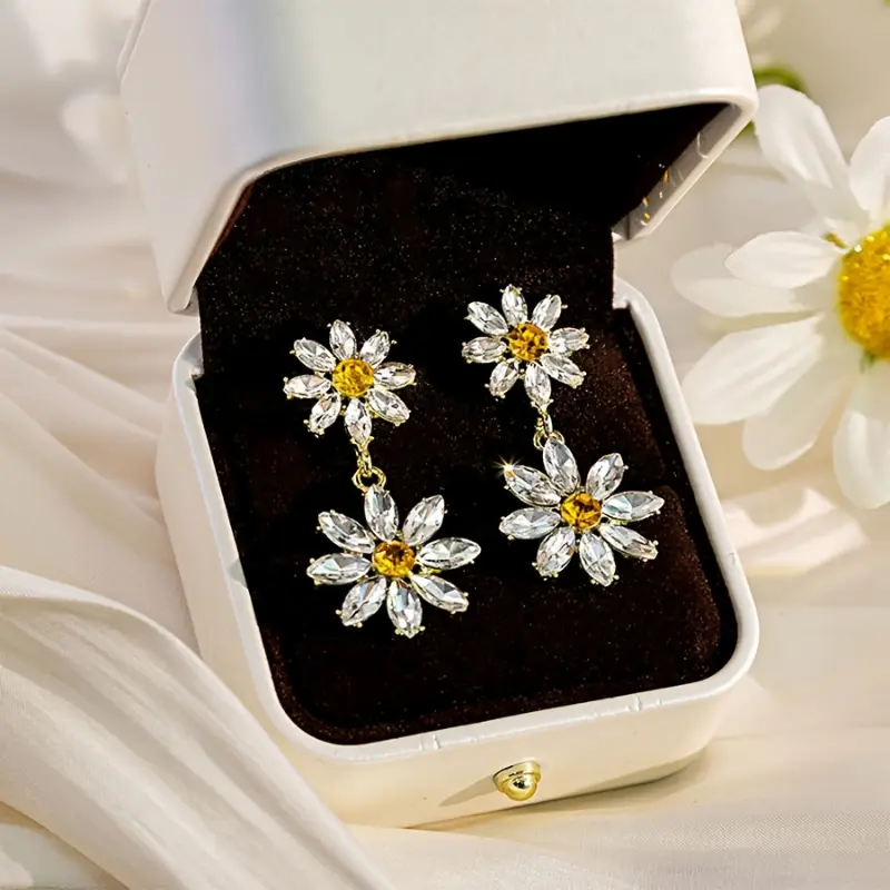 A Pair Of Sparkling Flower Earrings, Fashionable And Exquisite, Suitable For Wearing Earrings On Dates. High Quality Women'S Jewelry, Women'S Earrings 1