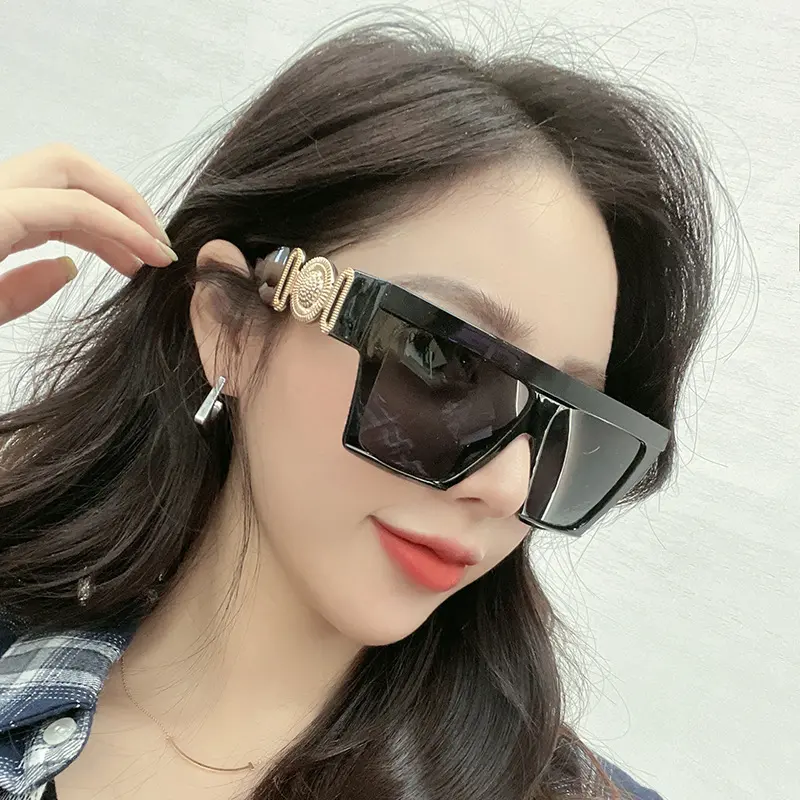 Kính Râm Cổ Điển Gọng Vuông Lớn, Màu Đen Sáng, Kính Đeo Cho Nữ, Kính Cá Tính, Hàng Mới Về Năm 2024