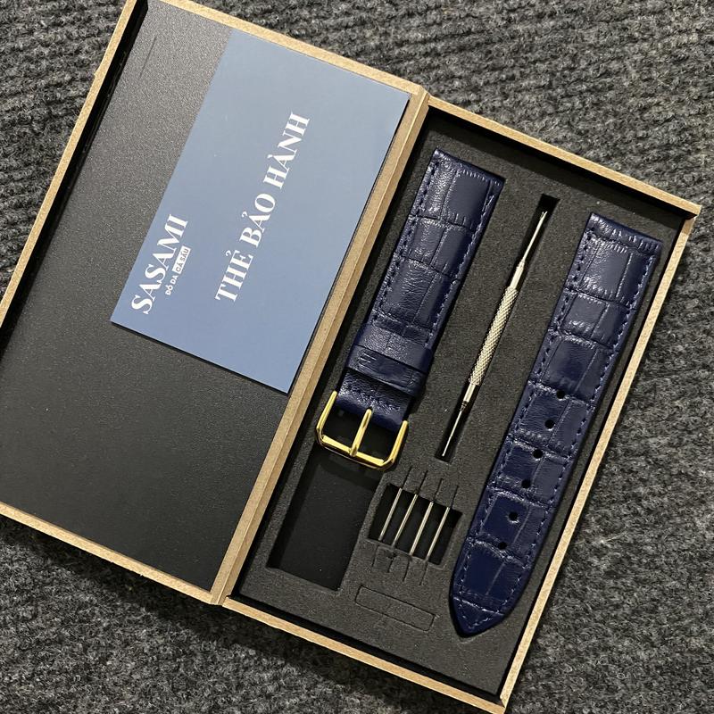 DK. Dây đồng hồ DA BÒ Dập Vân Khóa Kim,SẢN PHẨM GỒM : 1 DÂY + 1 KHÓA, TẶNG 1 HỘP, 2 CHỐT THÔNG MINH,2 CHỐT THƯỜNG và 1 CÂY THAY DÂY