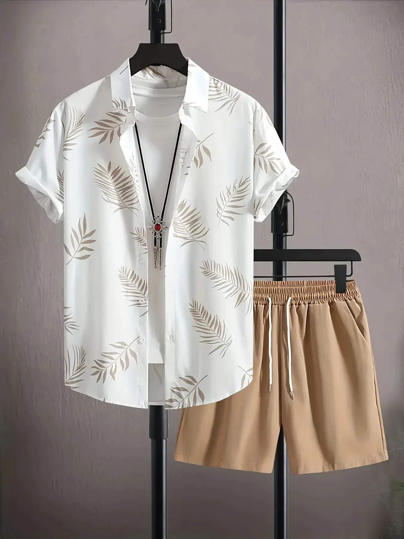 Two-Piece Set Men's Leaf Print Shirt & Shorts, Regular Fit Casual Button Front Shirt & Plain Drawstring Pocket Shorts, Men Clothes for All Seasons