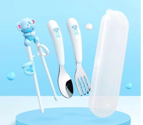 Bộ Thìa Nĩa Đũa Hình Gấu Dễ Thương Cho Bé Tập Ăn (Set muỗng nĩa đũa gấu kèm hộp đựng)