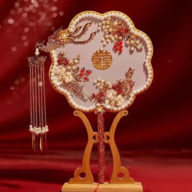 Quạt Cầm Tay Thêu Cổ Điển Thời Trang, Quạt Cầm Tay Cô Dâu Đạo Cụ Chụp Ảnh Đám Cưới, Quạt Cổ Cầm Tay Quạt Lá Quau Decor sét quạt tơ tằm  tự làm quat chup quạt  ba quạt  ba quạt  hỷ quạt  hầu quạt  giấy quạt  trung  quốc quạt  tơ  tằm
