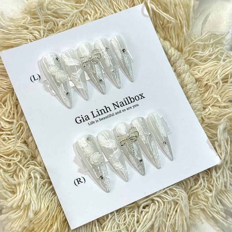 Bộ móng M402 NAILBOX trắng phối gel xi măng gắn charm xinh - Nữ Sơn Gel giả
