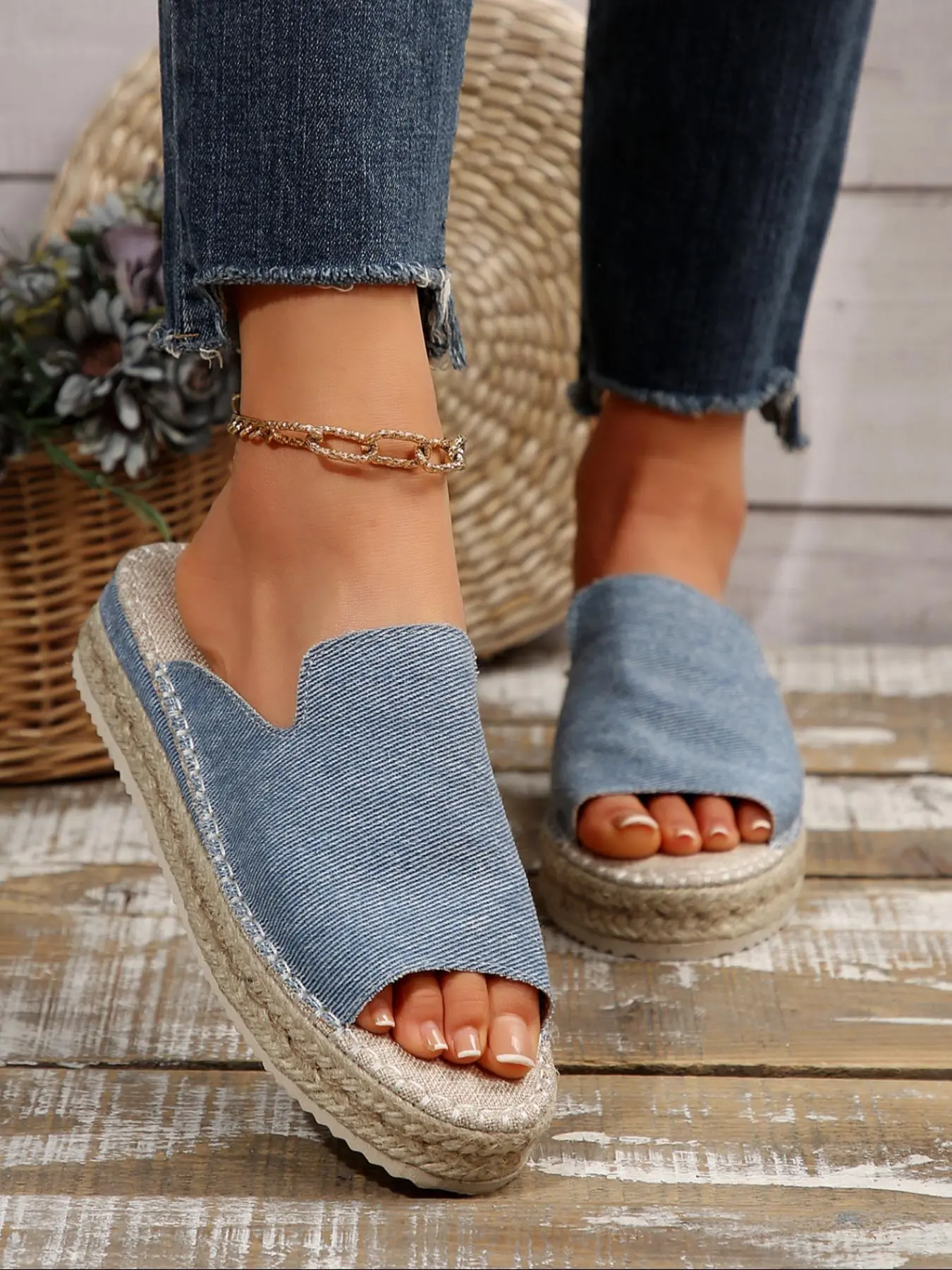 Women's Fashionable Slip on Sandals, Casual Comfortable Platform Sandals for Summer, Lightweight Breathable Shoes for Daily Wear