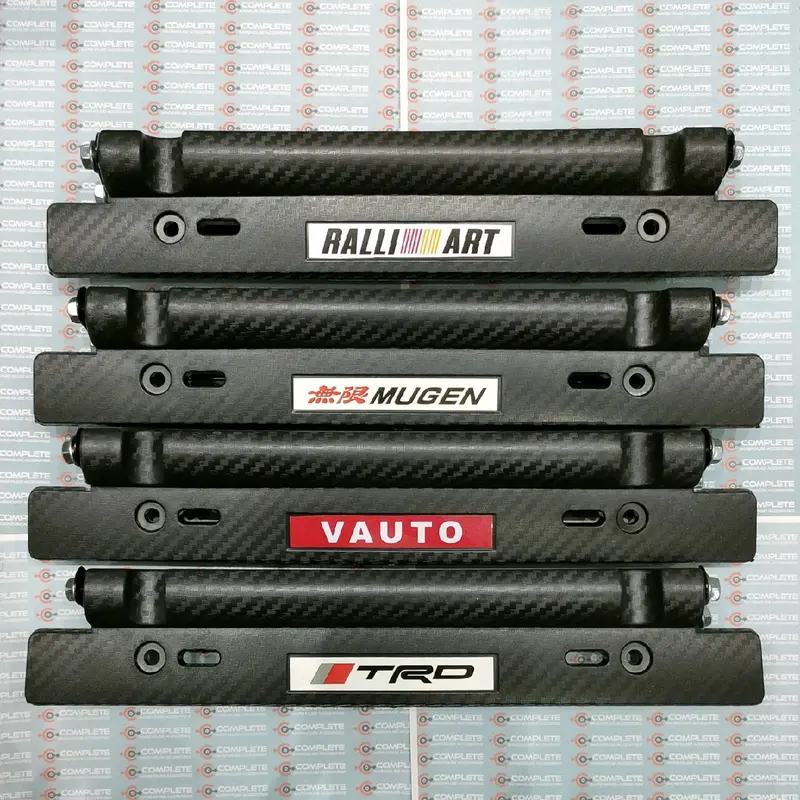 DUDUKAN PLAT NOMOR MOBIL CARBON UNIVERSAL 0
