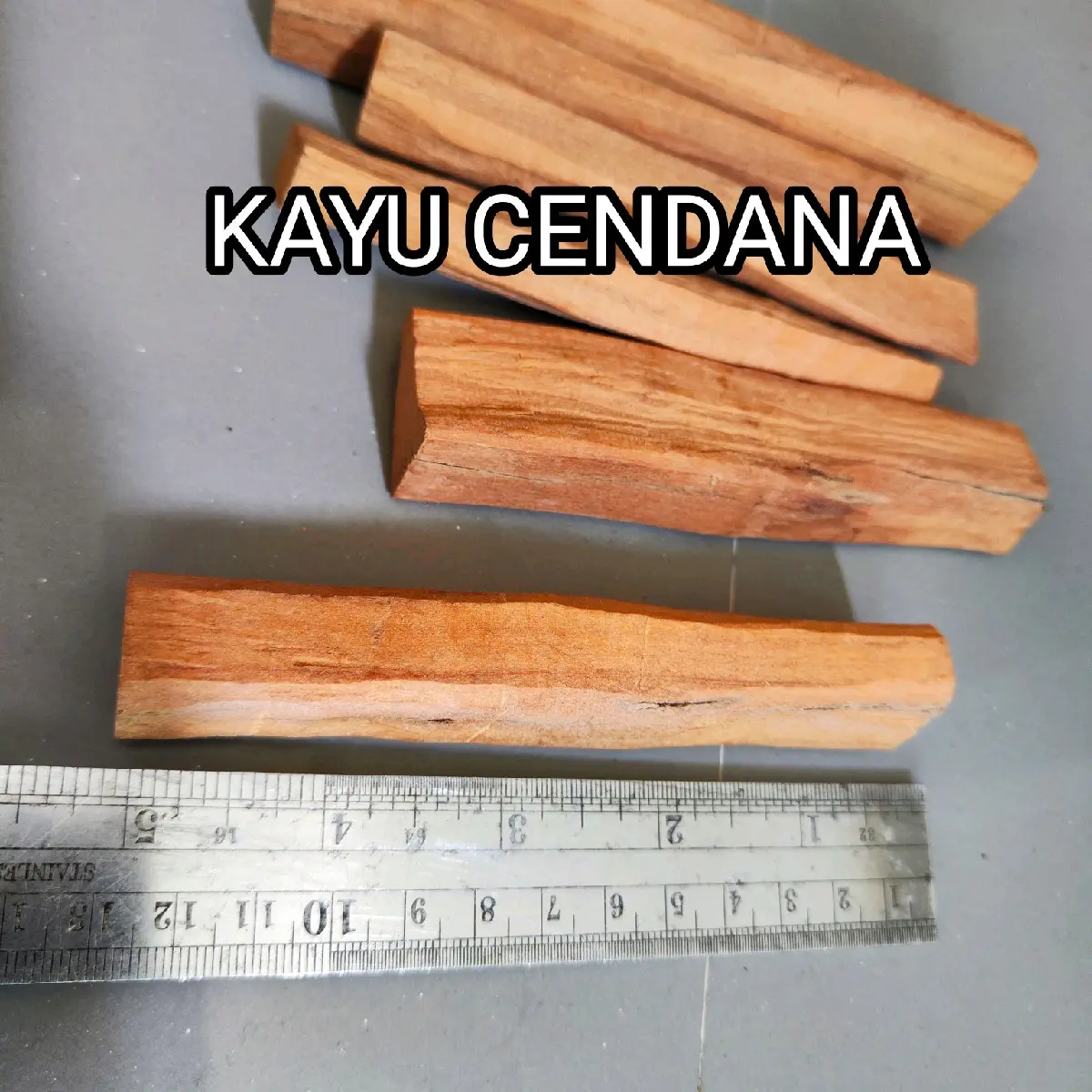 kayu Cendana isi 10 batang