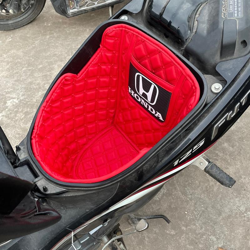 Lót cốp future 2015-2024 may túi logo chính hãng rất đẹp và ưng ý chất liệu da nappa cao cấp cách nhiệt kháng nước dễ dàng vệ sinh cốp xe Phụ Tùng Phụ Kiện ốp nhựa vn