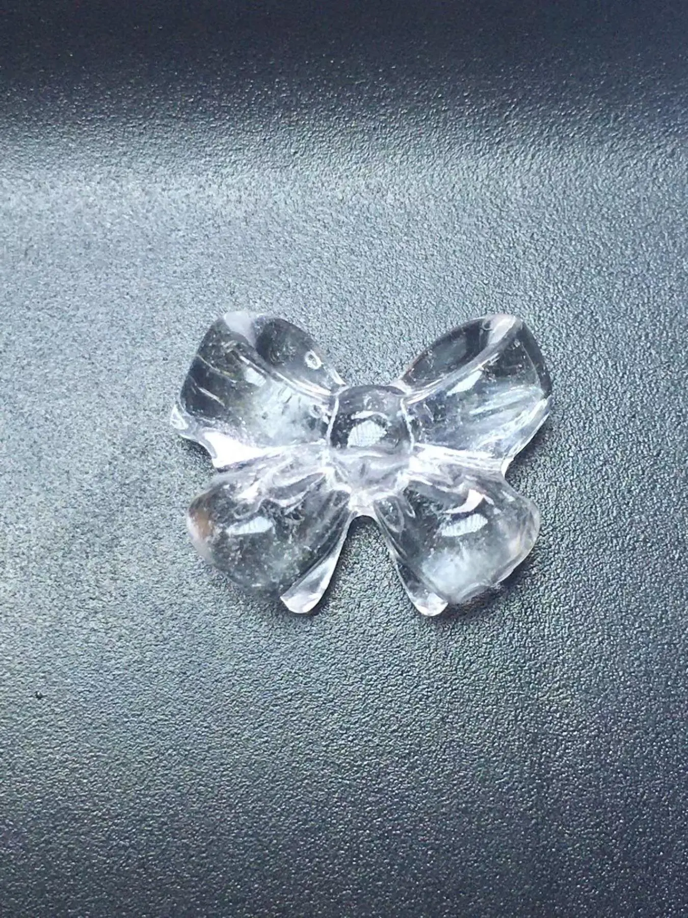 Random Natural White Crystal Bowknot Design Clothes Accessories, DIY Pendant, Phone Pendant, Car Pendant, Bag Hanging Accessories