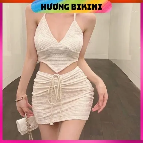 3chi tiết đi biển áo yếm trắng và đen len mịn Nữ Top