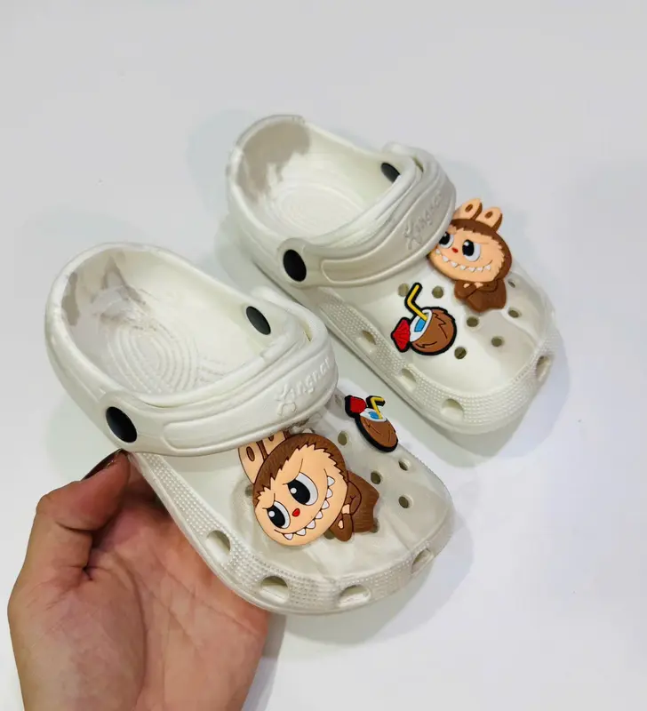 Dép sục siêu nhẹ cho bé trai bé gái loang màu tươi tặng kèm bộ hình labubu siêu dễ thương 2