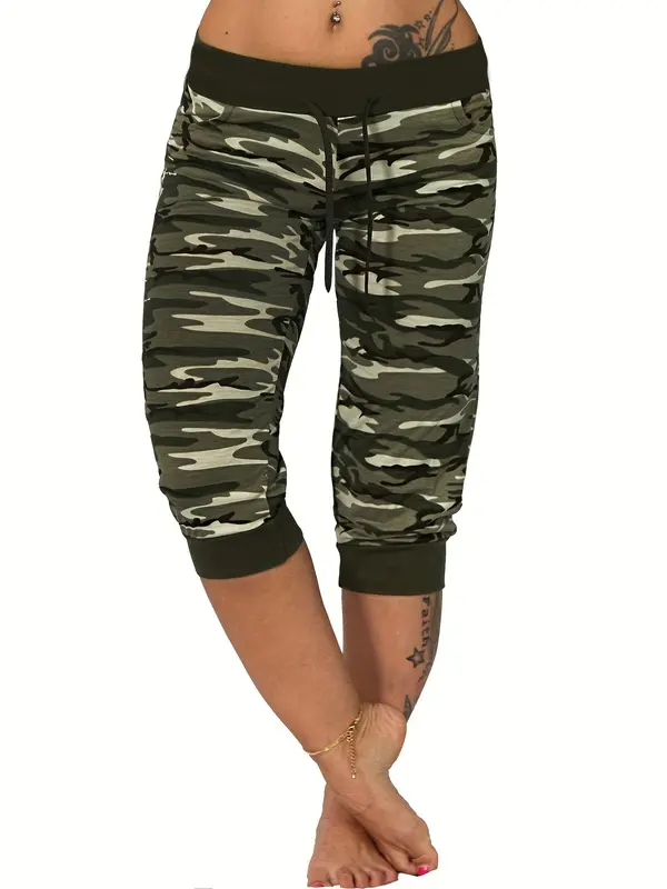 Plus Size Camo Print Drawstring Waist Capri Pants, Fashion Casual Pocket Jogger Pants for Daily Outdoor Wear, Women's Bottoms for Summer, Summer Clothes 0