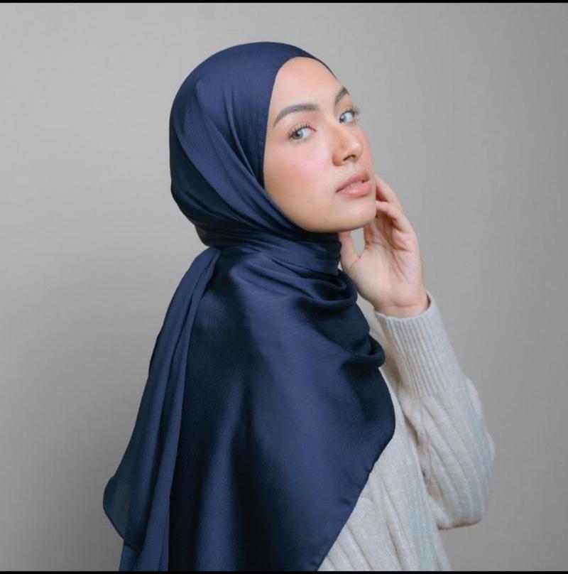 Product Introduction of Hijab pasmina silk credenza premium jilbab malaysia fashion wanita muslimah ootd viral motif polos promo diskon cod 0