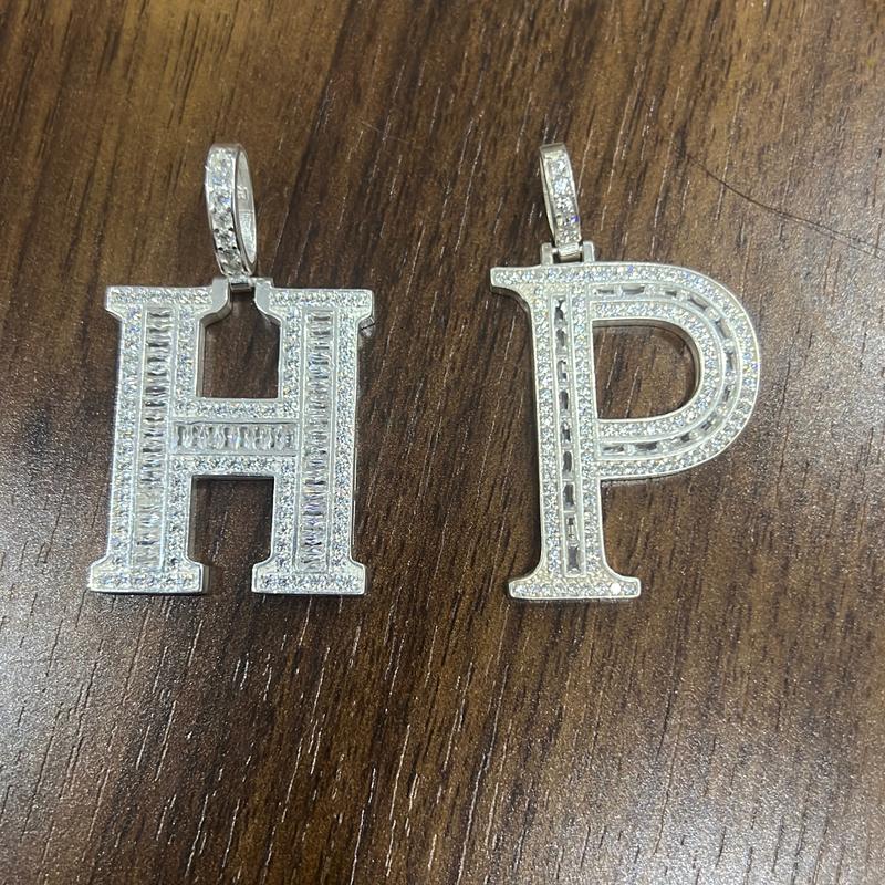 Mặt dây chuyền chữ to đầy đủ chữ cái Charm