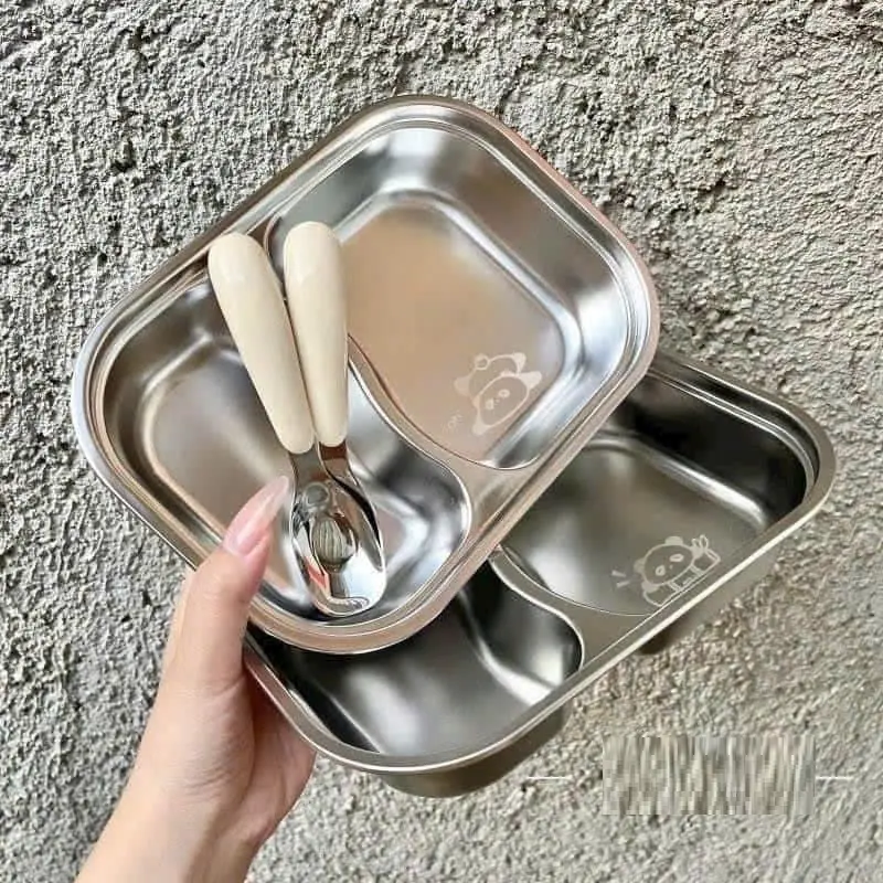 KHAY ĂN DẶM INOX 2 NGĂN TẶNG KÈM THÌA DỄ THƯƠNG CHO CÁC BÉ(SH)