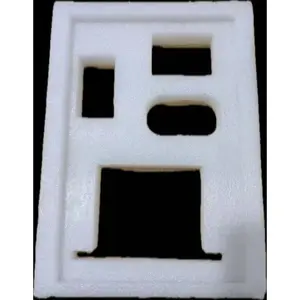 Bahan pengemas bubble wrap melindungi barang dari benturan.