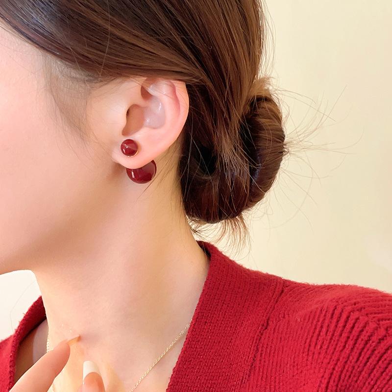 Product Introduction of S925 Silver Needle Double-Sided Pearl Earrings New Hot Style Light Luxury High-End Sense Elegant Niche Unique Jewelry for Women 7