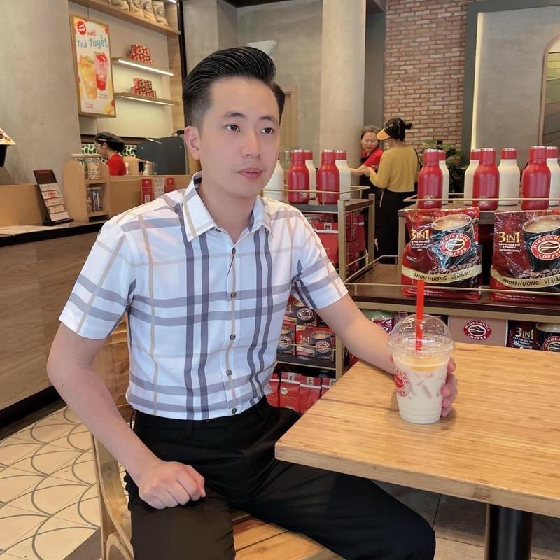 Áo Sơ Mi CaRô tay Ngăn,Vãi lụa ,mềm mịn.co giản nhẹ fom body Nam Menswear Shirt Có Cổ 1