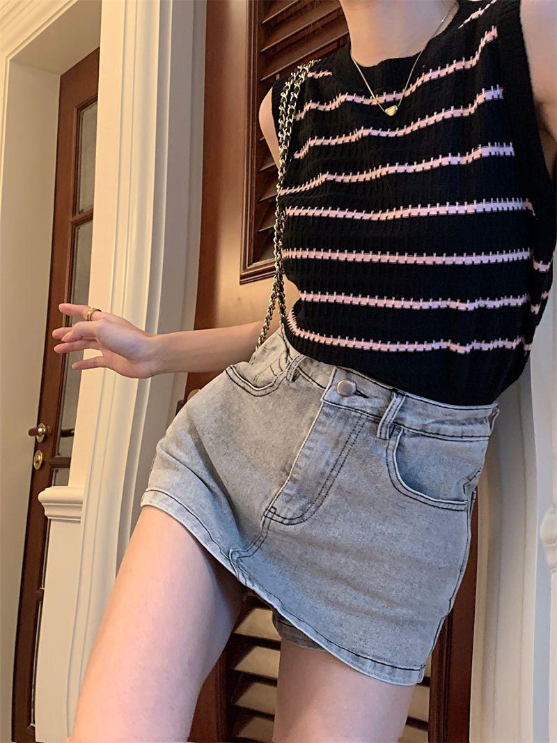 Product Introduction of Thin Color-Block Striped Sleeveless Slim Knitted Vest for Women, Summer Korean Fashionable Stylish Versatile Short Top Trend 13