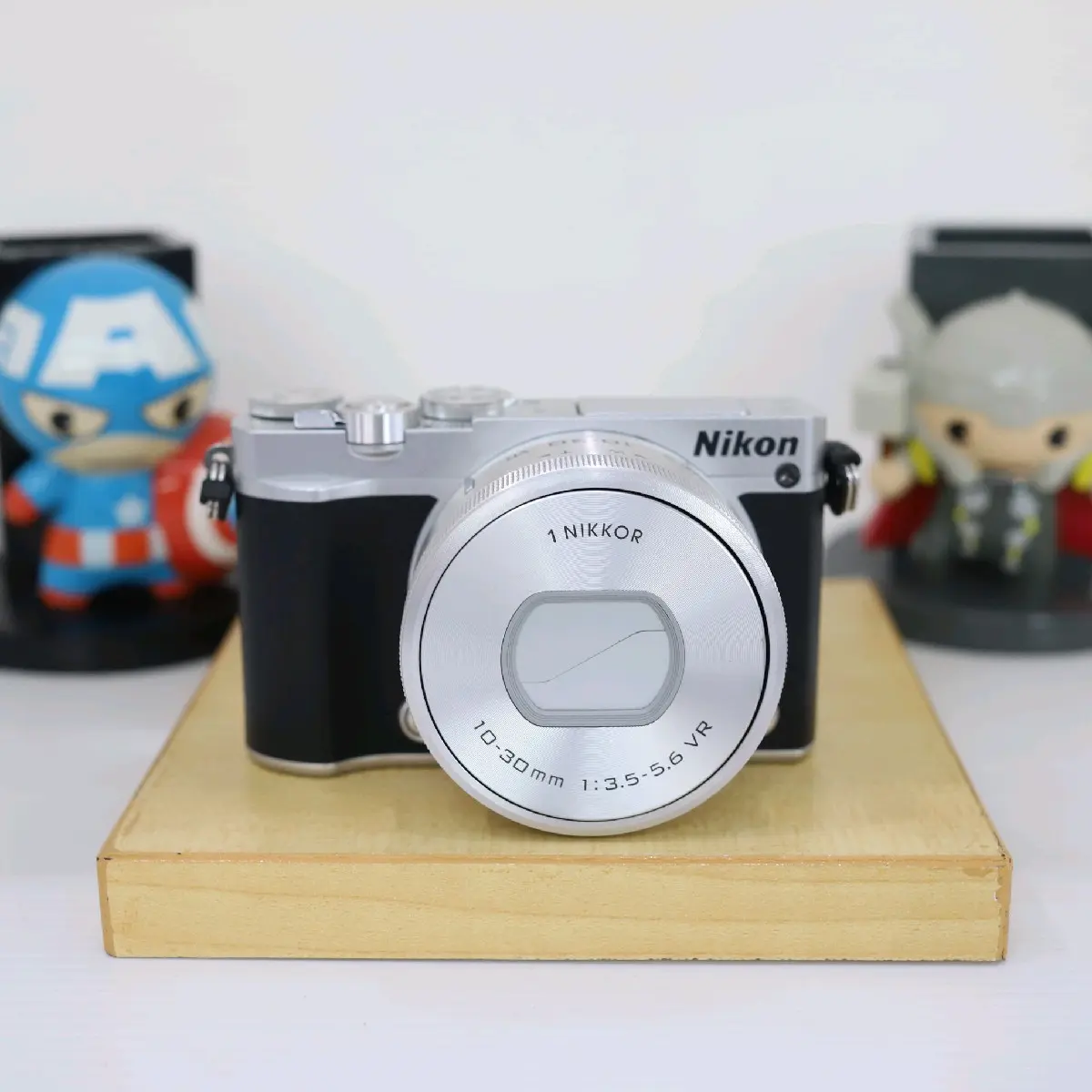 NIKON J5 — KAMERA MIRRORLES RINGAN READY TO USE