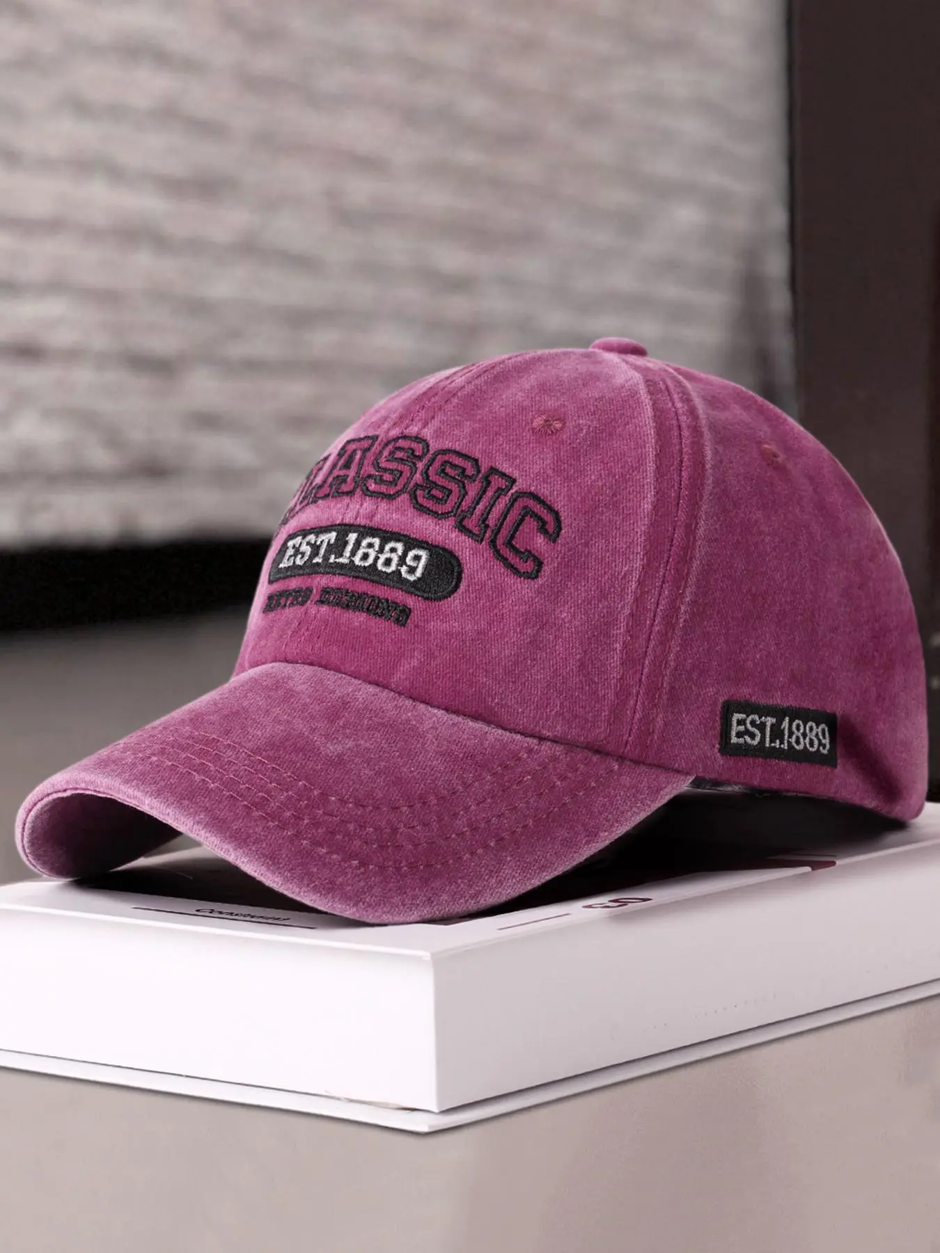 Women's Vintage Baseball Cap with Letter Embroidery,  2024 Retro Casual Outdoor Sports Curved Brim Cap, Hip Hop Distressed Baseball Caps for Boys Teenagers Men