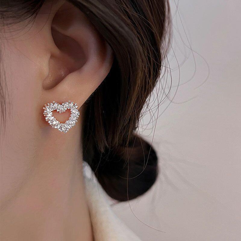 Product Introduction of Hollow Love Earrings Female Summer Light Luxury Small Sense of Temperament Earrings Daily Simple 12