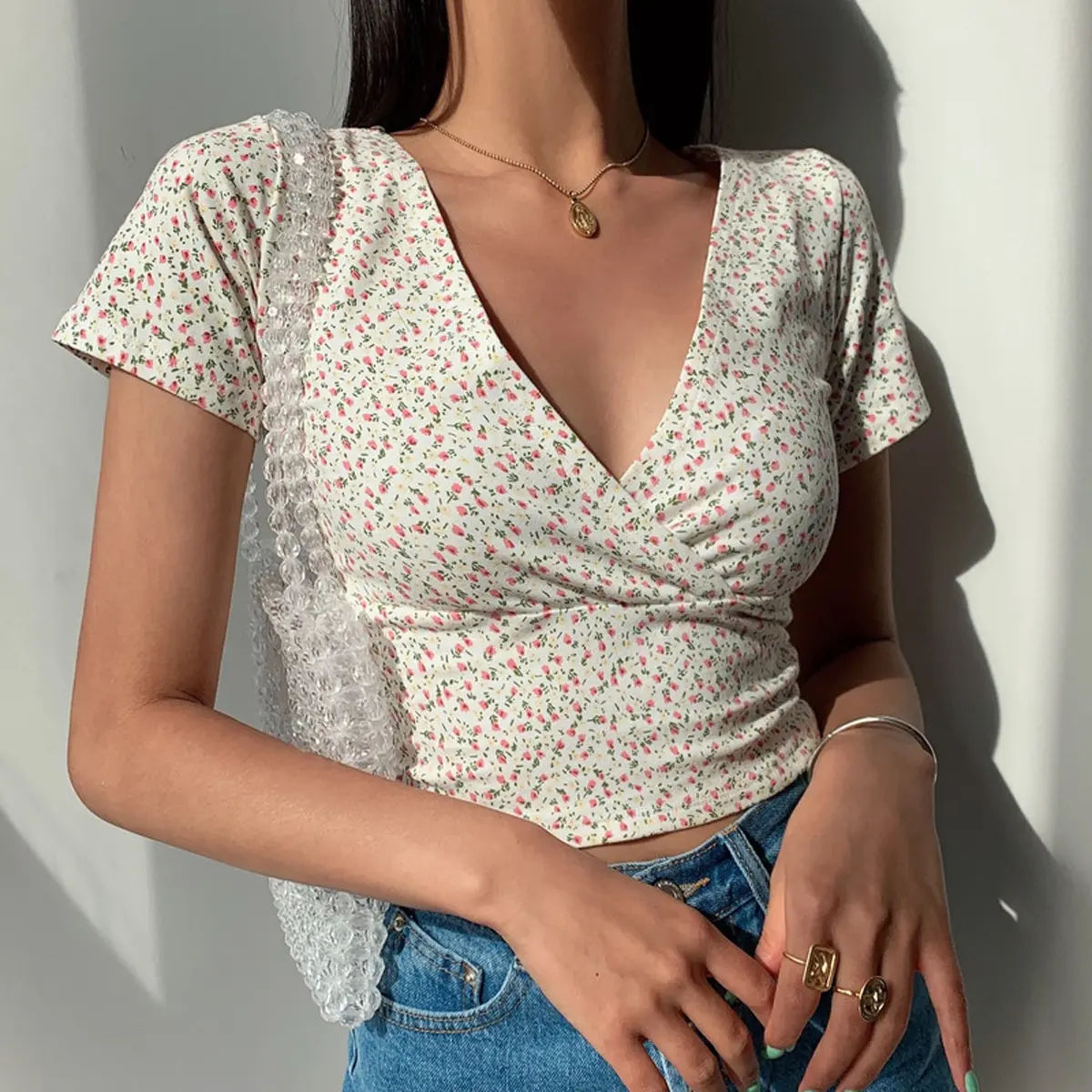 Summer French vintage floral V-neck short sleeve t-shirt and versatile high-waisted t-shirt women's top