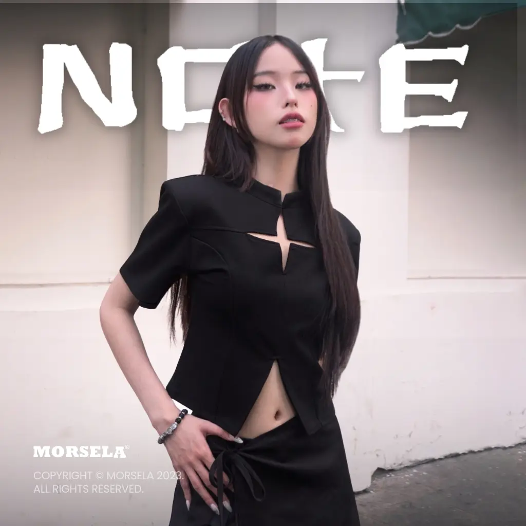 MORSELA chính hãng - Áo croptop nữ tay ngắn kiểu khoét vai xẻ tà NOTE phong cách dân gian đương đại