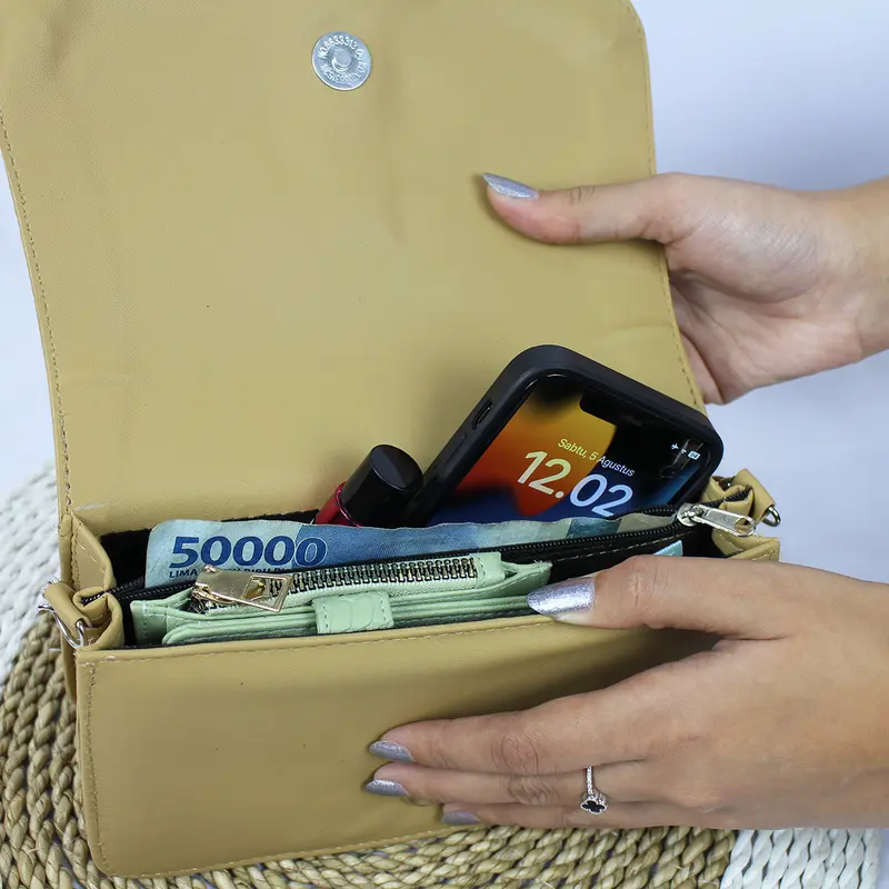Luna Aura Tas Selempang Kotak Mini Kerut Wanita Liontin Rantai Nekkel Slingbag Mini Tas Simple Mewah Tas Kekinian Tas ootd 2