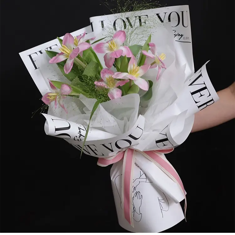 [20 LEMBAR] Kertas Buket Bunga Kertas Cellophane Edisi 'I Love You "/ Flower Wrapping 4