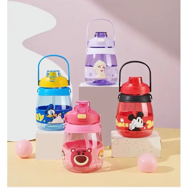 Bình Nước Hình Gấu Dâu Và hoạt hình chính hãng cao cấp Dung Tích 1000ml [Tặng Kèm Ống Hút, Dây Đeo] AD