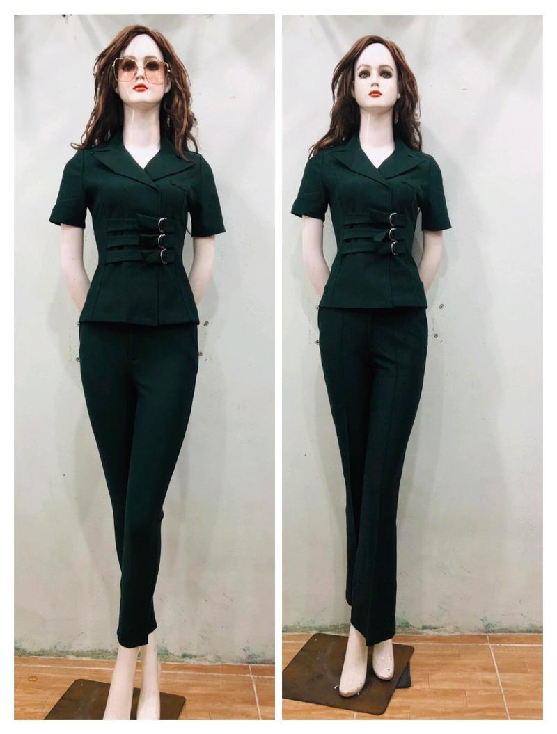 Product Introduction of Sét Bộ Cao Cấp  Thiết Kế Dạng Vét Có Khoen Eo Dây Kéo Sau Lưng Quần Dài Dây Kéo Nút Gài Phom Ôm Và Phom Loe Dành Cho Nữ Áo Thun Women Kem Kaki Nhung Top Polo 3
