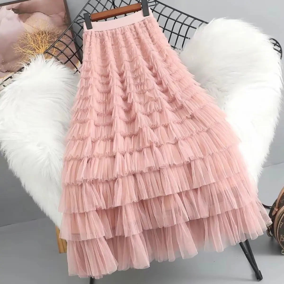 Chân váy ren xếp tầng maxi dáng dài Nữ, phối được nhiều kiểu áo.