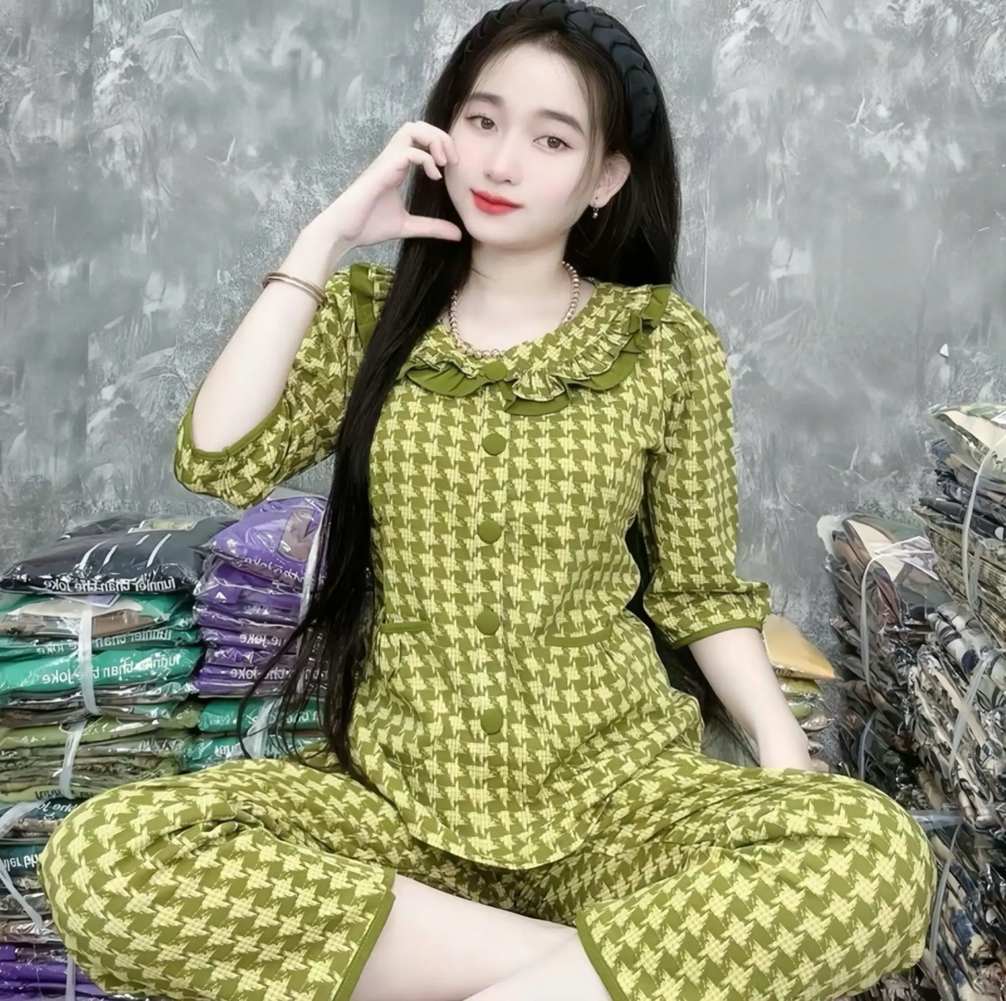 Tay Lỡ Bảng Màu 3 Quần Dài Lụa Mango Ống Suông Phối Ren 40-75 Ký