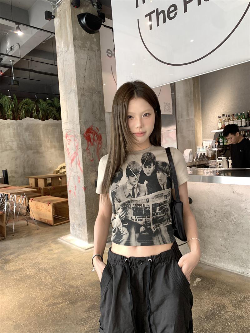 Product Introduction of Round Neck Short Sleeve T-Shirt Summer New Slim Fit Flattering Versatile Short Top Casual Women's Fashion Versatile Personality Hot Girl Korean Style Clothing 4