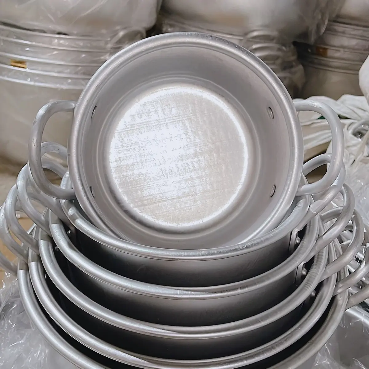 Nồi nhôm 1 set 6 cái cỡ sz từ 16,18,20,22,24,26