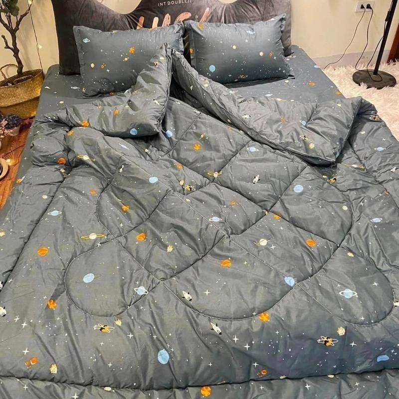 Chiếc Chăn Phao mùa đông dày dặn - chăn giữ nhiệt tôt loại bông mới nhất hiện nay - kích thước 1m8*2m ( được chọn mẫu ) - [VŨ TRỤ]